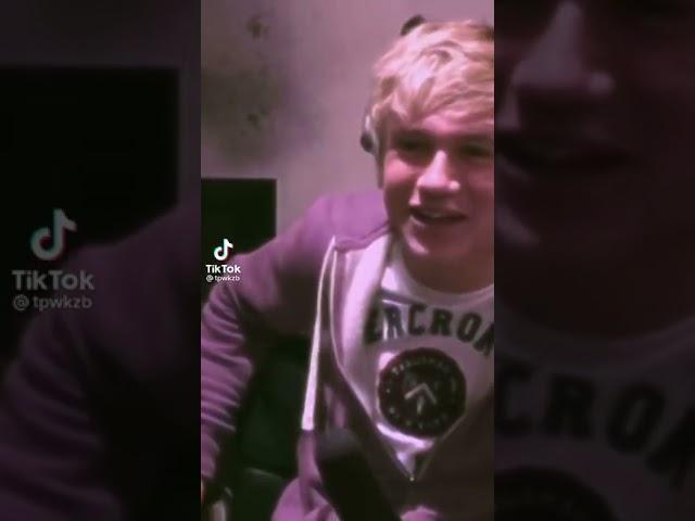 He grew up.. #niallhoran #onedirection