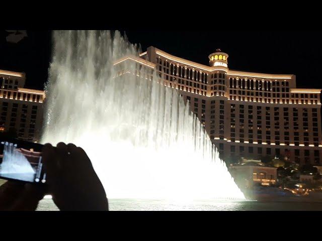 Las Vegas: Танцующие фонтаны «Белладжио»