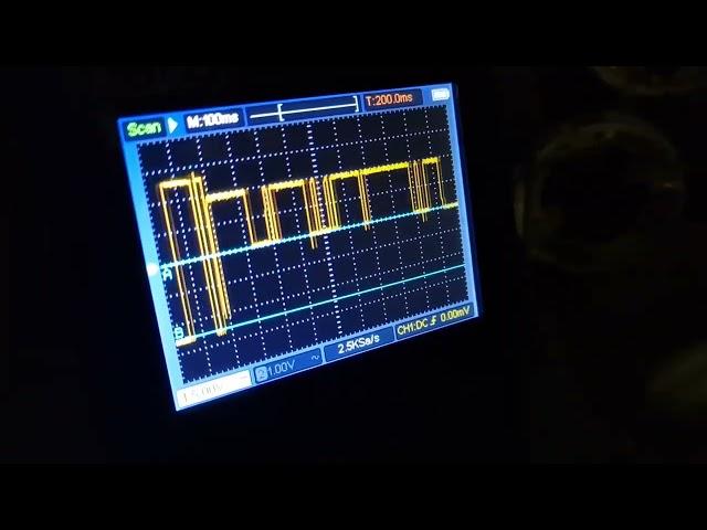 Fault finding on Dali Emergency system with OWON HDS2102S scope.