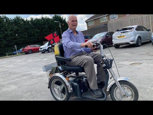 Haddenham councillor 91 given freedom of his parish