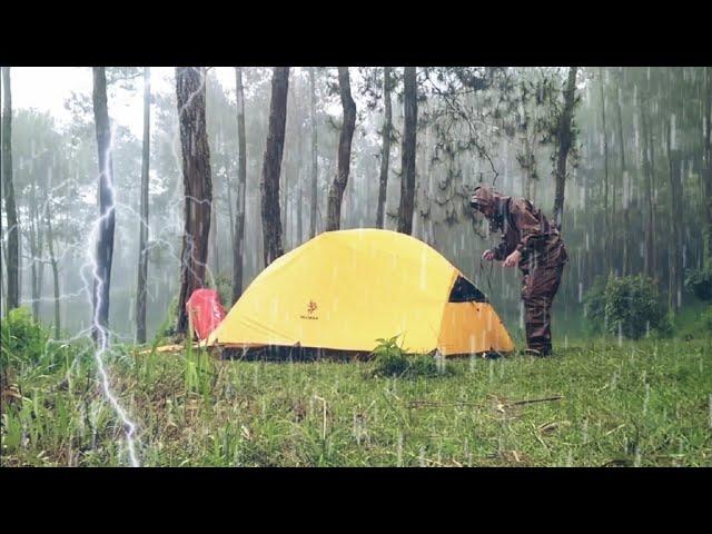 SOLO CAMPING IN SUPER HEAVY RAIN AND THUNDERSTORMS, VERY CRAZY RAIN AND NON STOP THUNDERSTORMS