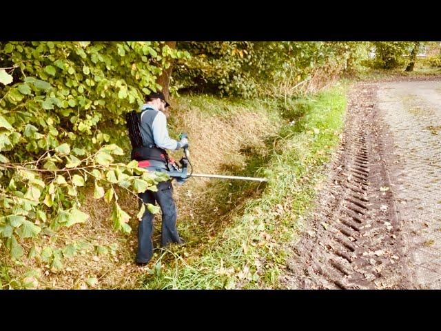 Gräben ausmähen mit dem Cramer 82TBX20 Akkufreischneider