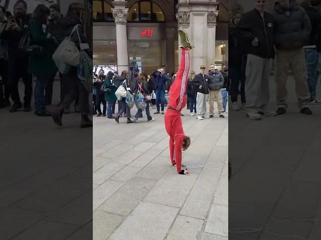 Rope Skipping a Milano in piazza duomo #ropeskipping #dance #milan #milano #piazzaduomo