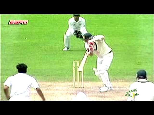 Wasim Akram tearing down Aussies at Sydney