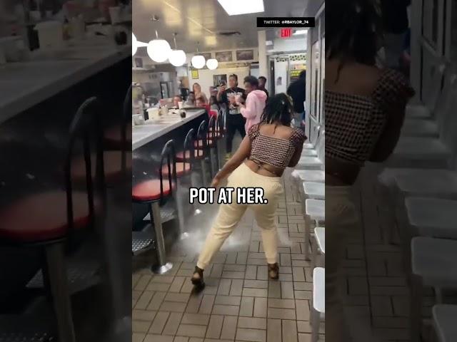 Waffle House Worker Deflects Flying Chair Like It’s Nothing During Late Night Brawl #Shorts