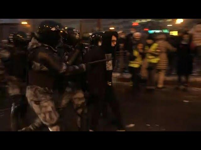 Arrests continue at anti-Putin demo in Moscow | AFP