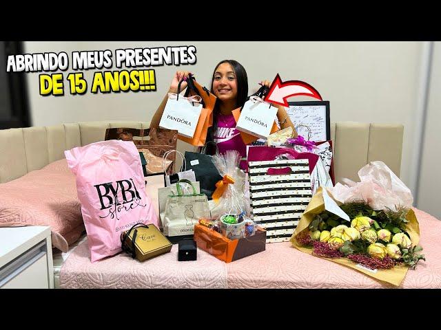 ABRINDO MEUS PRESENTES DE 15 ANOS | O MUNDO DE LARISSA