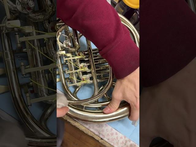 Getting those pesky mouthpipe dents with magnets #frenchhorn #band #conn8D