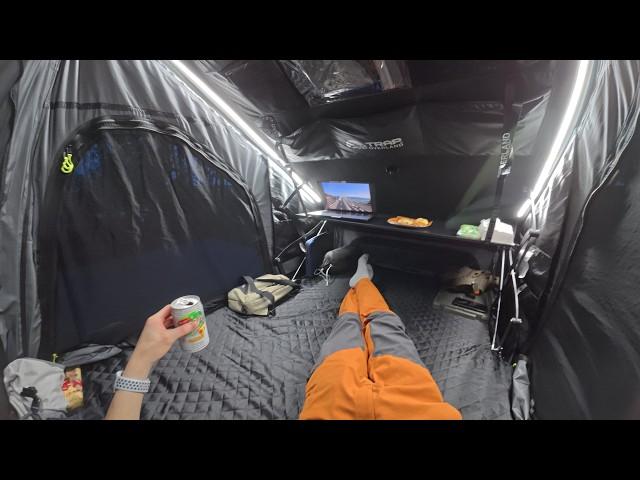 Car camping in a secret base on top of a Jimny