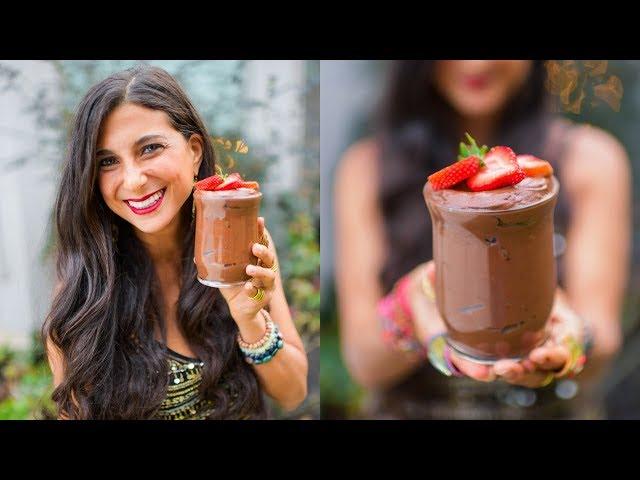 Avocado Chocolate Mousse! Fun Raw Vegan Dessert!