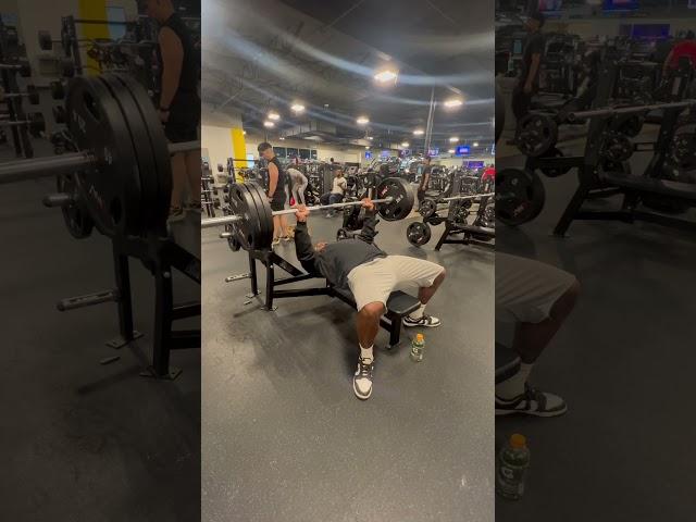Miscounted by 1 rep ‍️ hate when I do that ish!! #subscribe #vlog #fitness