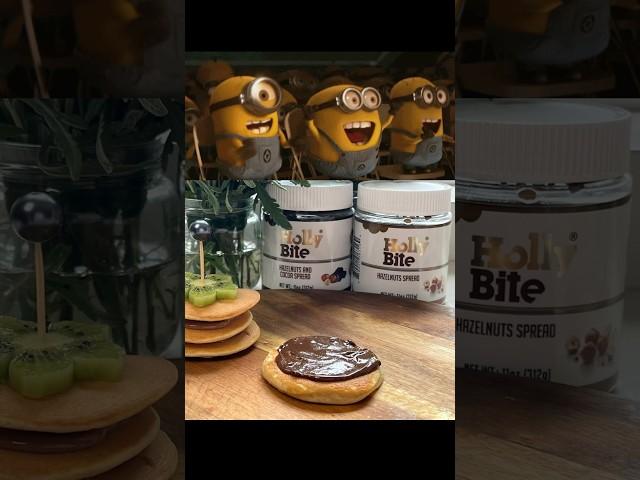 Today, I'm sharing a delicious and easy recipe: Pancakes with Holly Bite. 