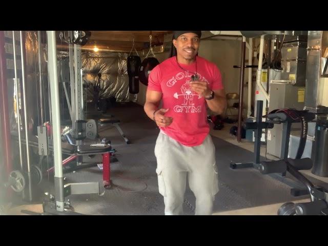 (GOLDS GYM TOP TRAINER) INTIMATE JUMP ROPE WORKOUT TUTORIAL