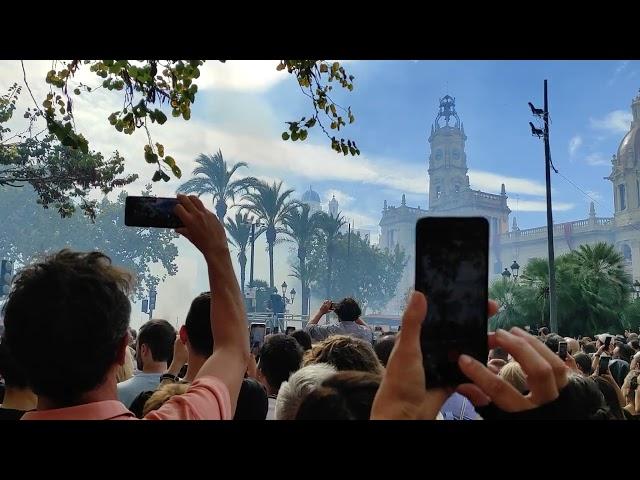 Valencia hoy,mascleta, ayuntamiento!