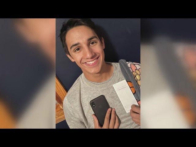 Minnesota mom gives teenage son $1,800 to stay off social media for 6 years