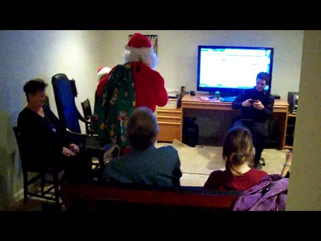 Santa Does Elvis 09.MOV