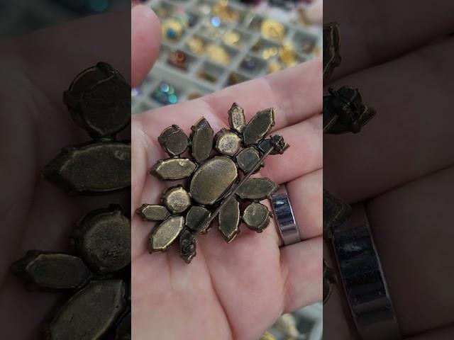 Винтажные броши .