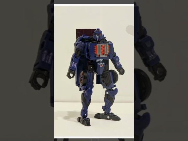 Transformers Legacy Evolution Deluxe Class Shadow Striker Revealed!