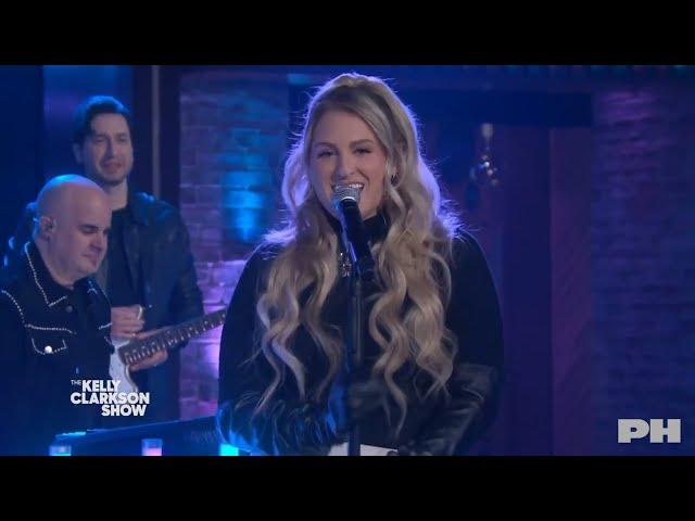 Kelly Clarkson & Meghan Trainor - All About That Bass (Live on The Kelly Clarkson Show)