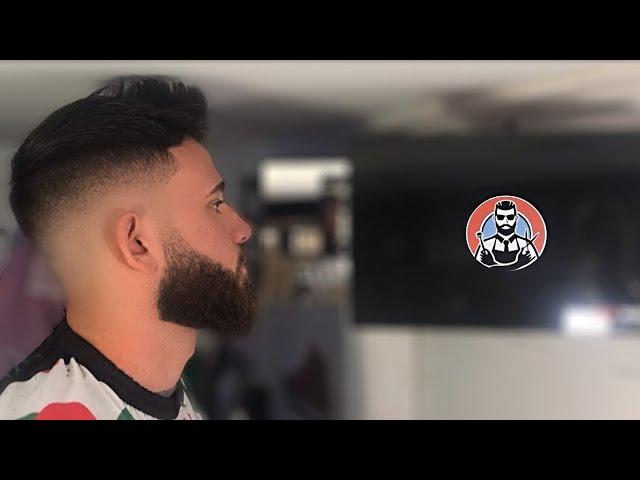 MID FADE USING THE LIPFI’s BARBERSHOP 360 MIRROR