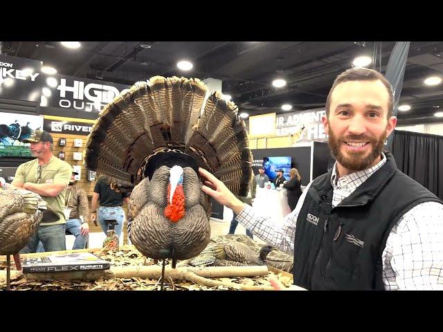 Revolutionize Your Hunt: Higdon TruStrutter XS Motion Decoy Review