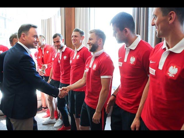 Andrzej Duda z Reprezentacją Polski na Euro2016