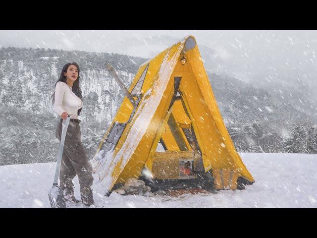 ️CAMPING IN HEAVY SNOW WITH A NEW INFLATABLE TENT