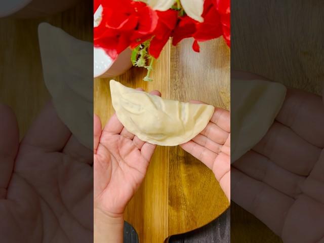 Easy samosa folding method for beginners! #viralvideo#tranding#samosa#recipe Please rate 1-10🫶