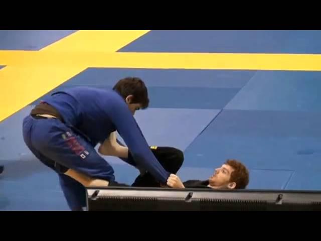 IBJJF World Championships 2011 - Round of 16 - Jonathan Thomas.mp4