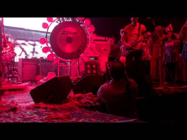 The Flaming Lips- A Day In The Life NYE 2011-2012 (1st night)