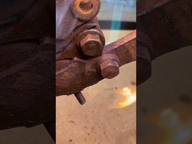 How to unscrew a rusty bolt