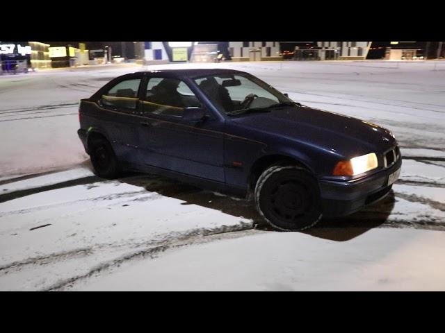 Bmw 316 compact E36 drift/snow drift slow motion