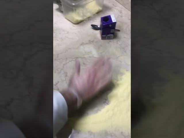 Тесто для пиццы леопар, раскатка