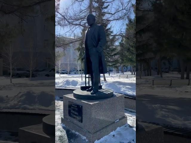 Sculptures of Omsk: actor Mikhail Ulianov