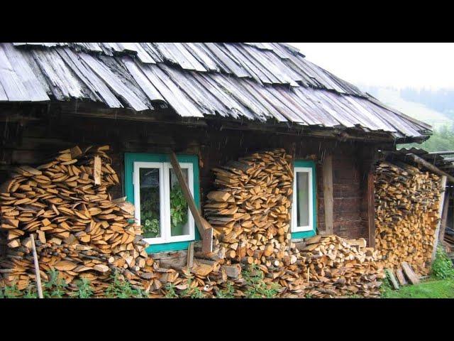 Life in a mountain village, baking bread with mushrooms. The cheapest bread in the world.