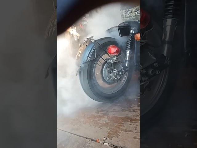 любитель бузовать #burnout #днепр #оппозит #bike #bullet #mechanic #кастом