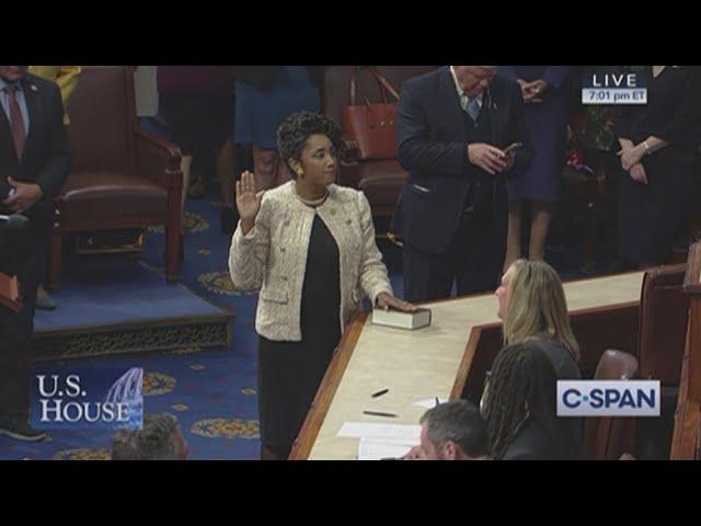 Erica Lee Carter sworn in for Texas' District 18 seat