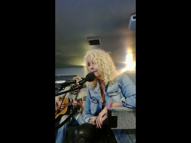 Linda Knight