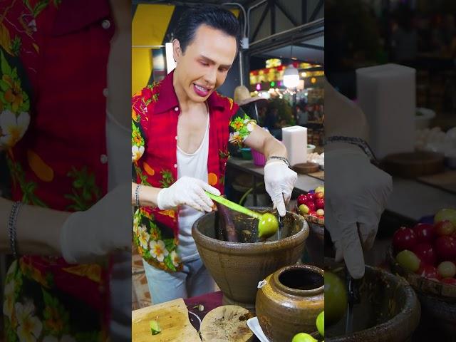 Handsome Papaya Salad Vendor | Thai Food | Thailand | Udon Thani #shorts