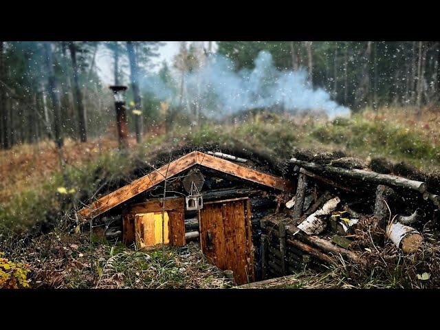 Underground house in the forest - flooded the bathhouse, cooked mushroom soup.