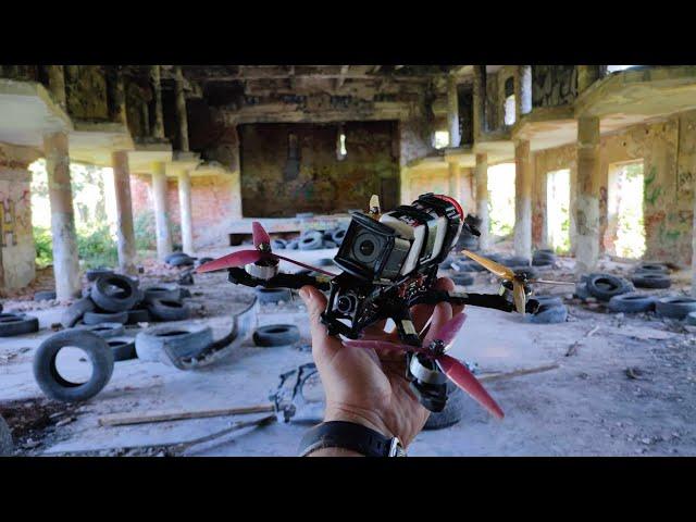 Powerloop Bando ️( abandoned theater ) #fpv #drone #ghosttowns #abandoned #freestyle #fpvdrone