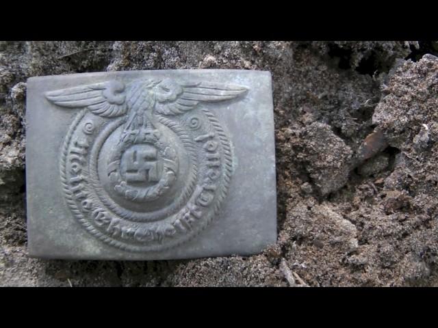 *Metal detecting a very Rare SS- Buckle