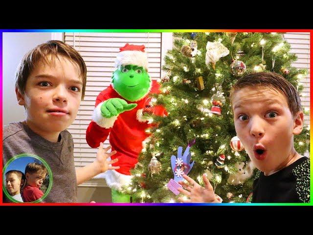 The Grinch In Real Life!  Dad Turns Into The Grinch! / Steel Kids