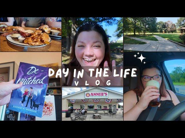 day in my life vlog | road trip, bookstore, seeing the movie TRAP, and more!