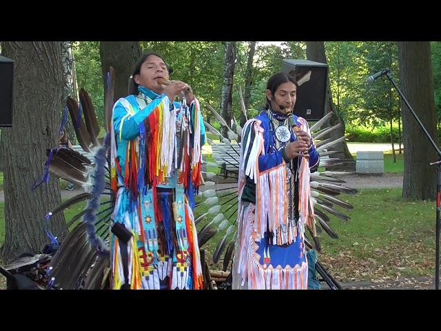 Corazon Equibocado. Indians from Ecuador Runa Kay and Inty "Pakarina".