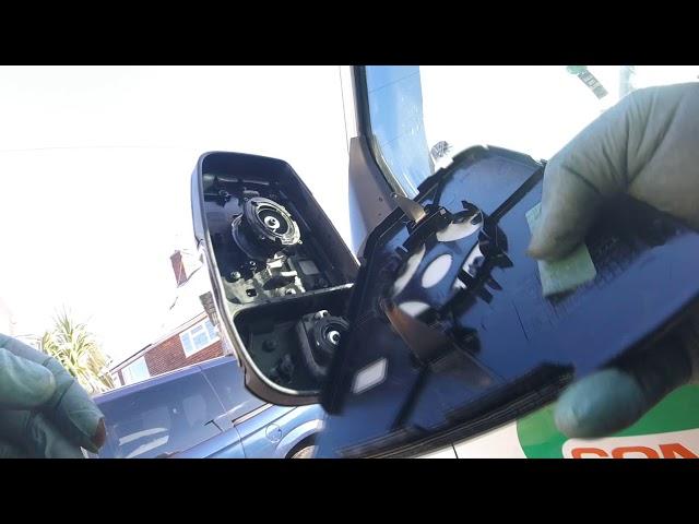 How to change the side mirror turn signal Ford Transit/Замена поворотника бокового зеркала Transit