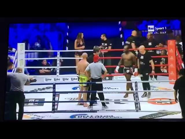 Negrea Alexandru vs Melvin Manhoef 16 April 2016 Torino