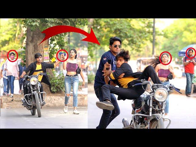 जिंदा पकड़ना है, इस चोर को // Mobile Snatching #Prank #SumitCoolDubey