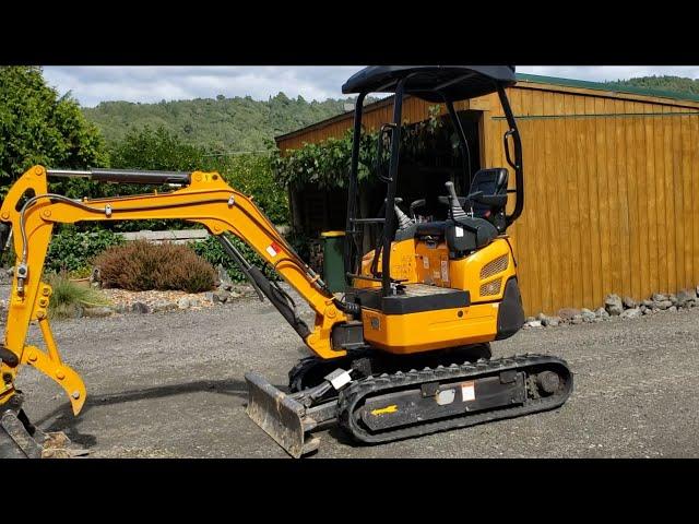 Rhino XN20 Digger Demonstration