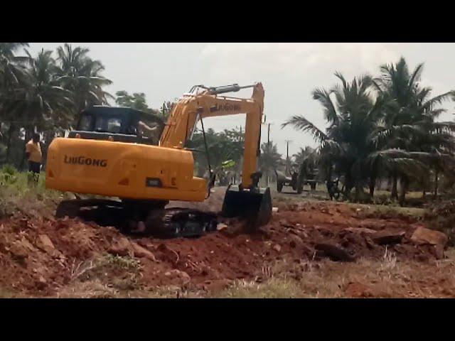 Brand new Liugong 915E Excavator in action... 